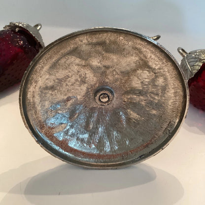 Vintage Strawberry-Shaped Salt and Pepper Shaker Set – A Charming Addition to Your Dining Table 🍓