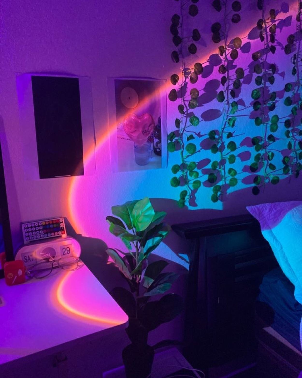 ✨16 Colors Sunset Lamp Projector- LED Rainbow Night Light for Photography,Party,Home Decor, Xmas Gift