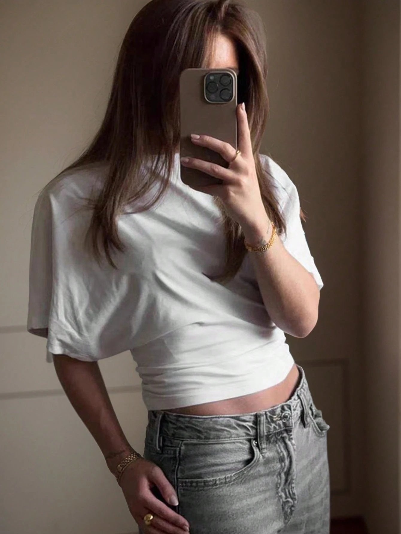 📢2025 New Products👕Women's Solid Color Round Neck Tee – Breathable Fabric & Timeless Style for Every Occasion