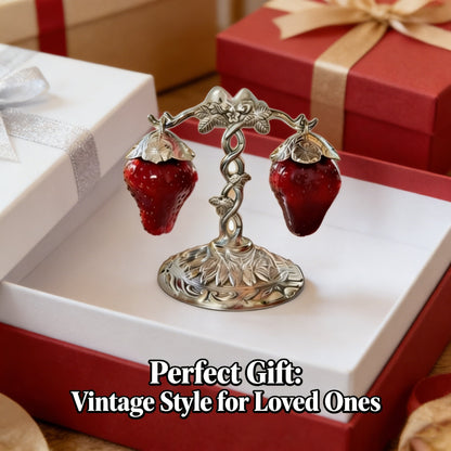 Vintage Strawberry-Shaped Salt and Pepper Shaker Set – A Charming Addition to Your Dining Table 🍓