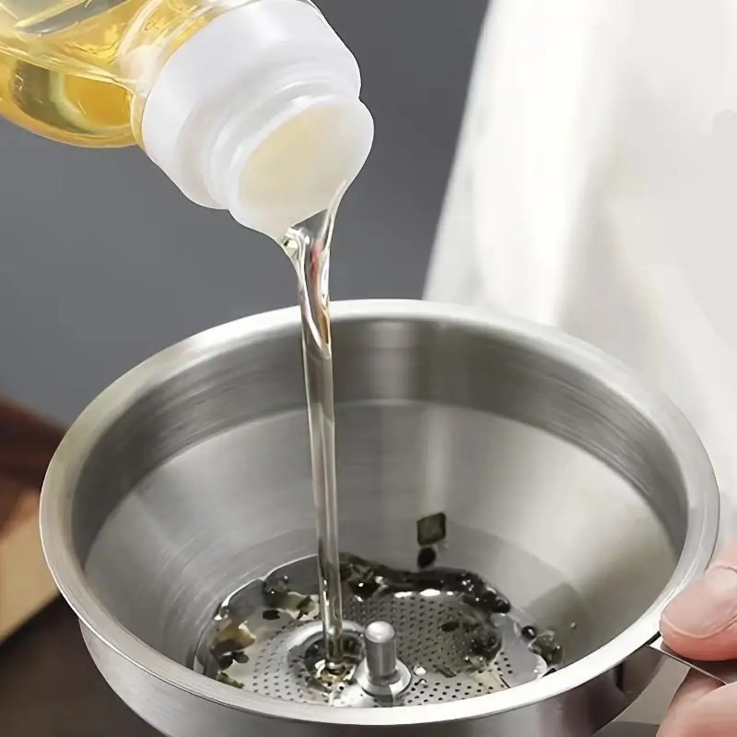 Universal Wide-Mouth Kitchen Funnel with Strainer